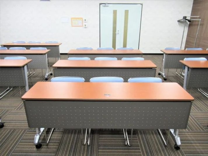 会議室905 - オフィスパーク名駅花車デザイン