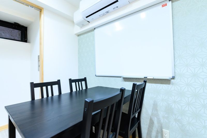 応接室 - BOOK&OFFICE 文悠