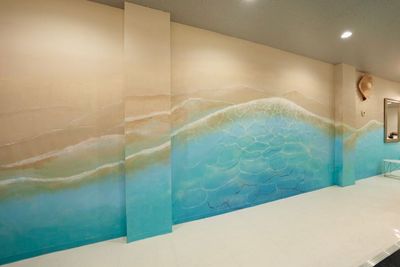 サロン奥にある波の壁画です☆ - ヘアサロンCarney ヘアサロンCarneyセット面貸し 心斎橋/四ツ橋/西大橋の室内の写真