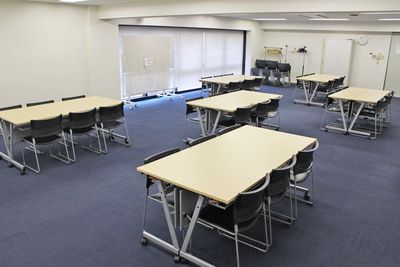 堀江・アメ村エリア！駅の目の前の会場。室内飲食ＯＫ、無料備品多数。展示会や交流イベントに最適。 - SMG/四ツ橋・サンワールドビル