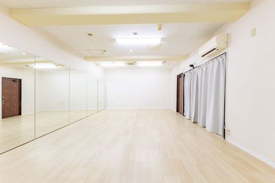 レンタルスタジオNuts川崎店 【初回限定の特別価格】川崎でダンスができるレンタルスタジオの室内の写真