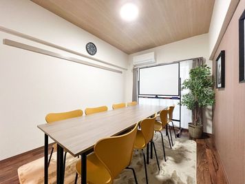 貸し会議室ユニエル三島 【三島駅徒歩4分】完全個室！備品全て無料！貸会議室三島Cの室内の写真