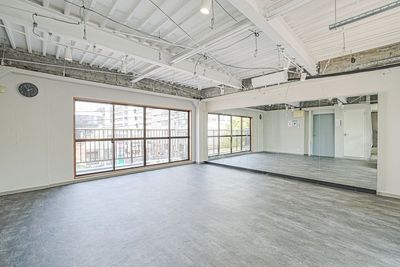 New Open 【桜木町駅４分】大型鏡(4.5m)・広さ(40㎡)　ダンスやヨガ・ウォーキング 各レッスンができるスタジオ - 【横浜桜木町】駅近レンタルスタジオ
