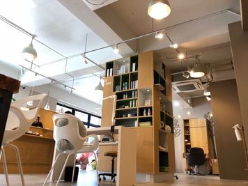 minoriba_旭橋駅久米一丁目店 レンタルサロン　ネイルスペースの室内の写真