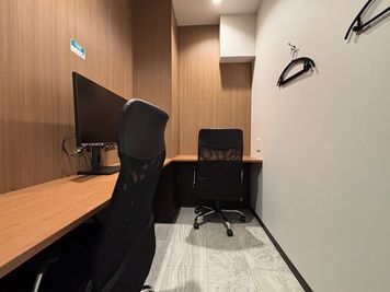 いいオフィス錦糸町 2名個室（ブース18）の室内の写真