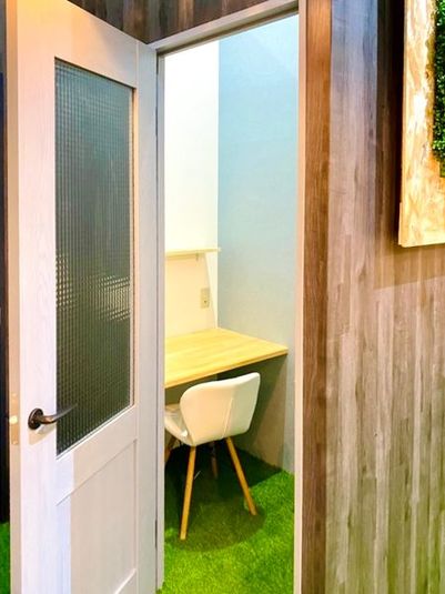 谷町九丁目駅徒歩1分！1名専用ブース✨作業や勉強に最適 ♪ - セルフカフェ谷町九丁目店