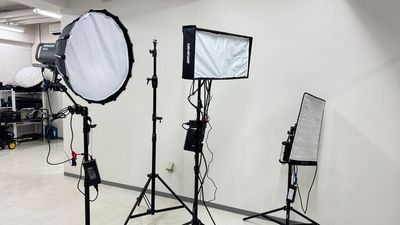 照明機材の一部です。 - しながわアートラボ お寺の中にある撮影スタジオの設備の写真