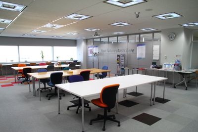 Asia startup Office MONO フリースペースの室内の写真