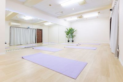 レンタルスタジオNuts川崎店 【初回限定の特別価格】川崎でダンスができるレンタルスタジオの室内の写真
