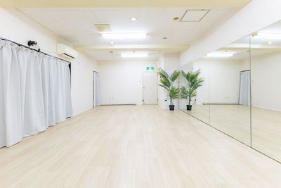 レンタルスタジオNuts川崎店 【初回限定の特別価格】川崎でダンスができるレンタルスタジオの室内の写真