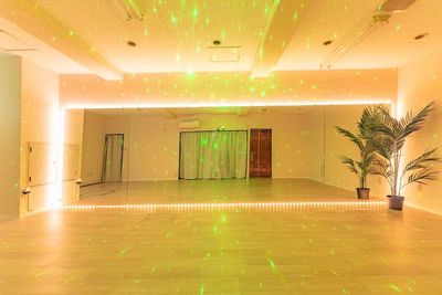 レンタルスタジオNuts川崎店 【初回限定の特別価格】川崎でダンスができるレンタルスタジオの室内の写真