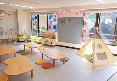 ０歳でも安心して過ごせる環境整備をしています！ - レンタルキッズスペースHOMERUももち店 保育士運営のキッズスペース　HOMERUももち店 最大30名収容の室内の写真