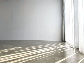 [自然光◎][南側全窓][ヴィンテージ家具][天井高3.2m][路面1F]多目的な用途に最適なスペース。 - U space / studio
