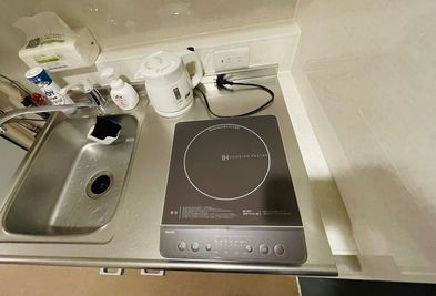 キッチンオプションでIHコンロも使えます！ - 新宿ボドゲ・マダミスの会議室「ピザマッシュ」の室内の写真