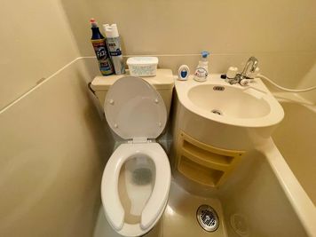 トイレはユニットバスです！ - 新宿ボドゲ・マダミスの会議室「ピザマッシュ」の室内の写真