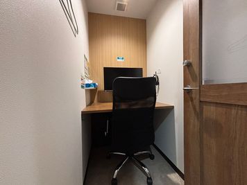 いいオフィス目黒 【目黒駅徒歩1分】1名個室(ブース1)の室内の写真