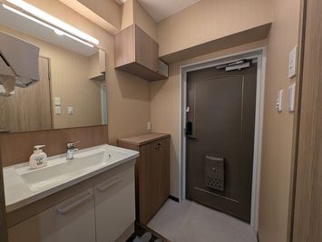 エントランス - 大山防音室 大山防音室Ｂスタジオ　3.5帖（電子ピアノなし）待機スペース有の室内の写真