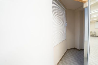 更衣室（中） - 完全個室｜パルスダンススタジオ西日暮里 パルスダンススタジオ西日暮里の室内の写真