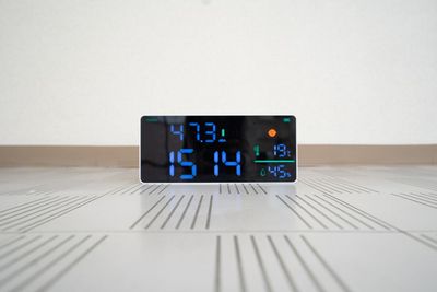 時計、騒音、温度、湿度計 - 完全個室｜パルスダンススタジオ西日暮里 パルスダンススタジオ西日暮里の設備の写真