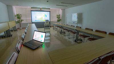フィルスペ会議室 《新大阪プライム》 フィルスペ会議室《新大阪プライム》の室内の写真