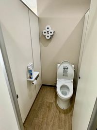 2F:男性用トイレ - ExeWorks上野 3006完全個室のその他の写真