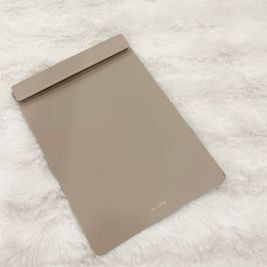 カウンセリング時に！
バインダー - LUA 電動施術ベット付き完全個室レンタルサロンの設備の写真