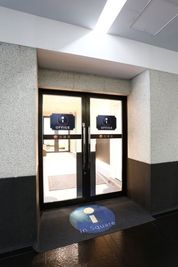 会議室正面入口 - アットビジネスセンター東池袋（インスクエア内） ★東池袋駅徒歩30秒の会議室Ａ★インスクエア池袋の入口の写真