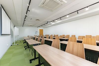 名古屋伏見貸し会議室Nuts 【2回目以上のリピーター様】名古屋伏見駅1分の格安貸し会議室の室内の写真