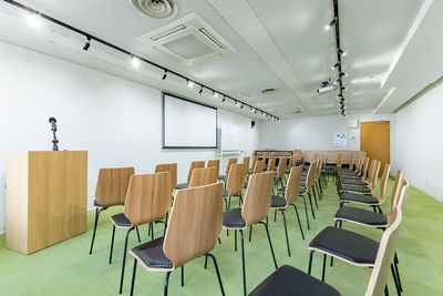 名古屋伏見貸し会議室Nuts 【2回目以上のリピーター様】名古屋伏見駅1分の格安貸し会議室の室内の写真