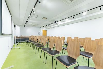 名古屋伏見貸し会議室Nuts 【2回目以上のリピーター様】名古屋伏見駅1分の格安貸し会議室の室内の写真