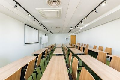 名古屋伏見貸し会議室Nuts 【2回目以上のリピーター様】名古屋伏見駅1分の格安貸し会議室の室内の写真