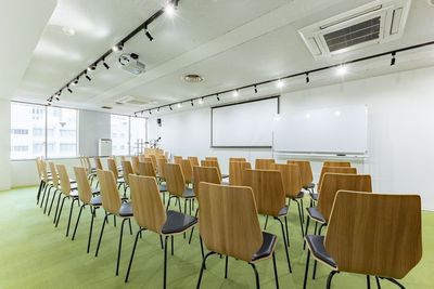 名古屋伏見貸し会議室Nuts 【2回目以上のリピーター様】名古屋伏見駅1分の格安貸し会議室の室内の写真