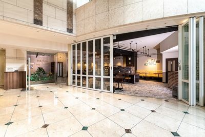 BIZcomfort千葉駅前 大会議室（8名用）の室内の写真