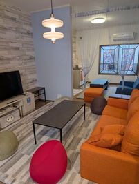 リビングルーム - バーガーダイニングコハク２階貸切レンタルスペース 貸切レンタルスペースの室内の写真