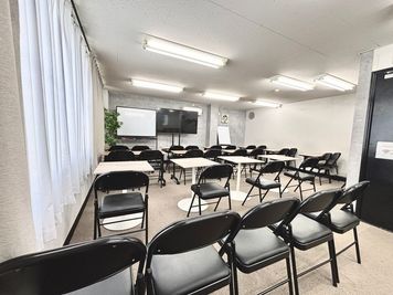 2025/4/7 
最新の配置になります
※時期によって配置や備品が変更する場合がございます - 【Good Space新宿御苑】 [Good Space会議室] 新宿御苑[27]の室内の写真