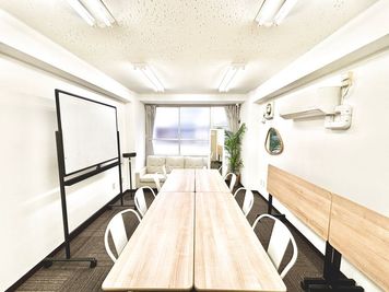 【Good Space会議室 山友旭ビル】 山友旭Room B｜Wi-Fi・プロジェクター・ソファ[39]の室内の写真