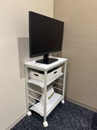 【無料設備】
21インチ前後のモニター×１台
ホワイトボード・ボード用水性ペン
HDMIケーブル・LANケーブル・延長コード・スタンドライト・ウエットティッシュ - アットビジネスセンター東池袋（インスクエア内） ★東池袋駅徒歩30秒の会議室Ａ★インスクエア池袋の設備の写真