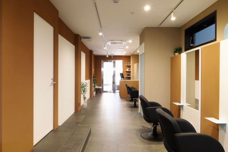 Liberty 登戸店 - AKIBAビル