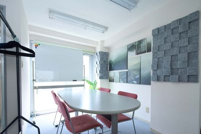 ホワイトボード完備の為会議も捗ります！ - RentalSpace kite.藤沢 RentalSpace kite.藤沢店の室内の写真
