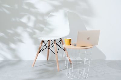 コンクリート風フロアタイル
50×50cmのタイル24枚(約3畳半分)を置くだけで簡単設置可能。
追加料金は不要。ご予約時にご利用希望をお知らせください。 - LOOP HAKATA 撮影スタジオLOOP HAKATAの設備の写真