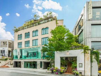 ルシェルブラン表参道 【表参道駅徒歩6分】テラス付×ガラス張り◇撮影・展示会利用などにの外観の写真