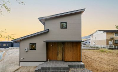 津市安濃町モデルハウス（幸三建設） 床下冷暖房完備！ヒノキの香りに満ちた自然素材のモデルハウスの外観の写真