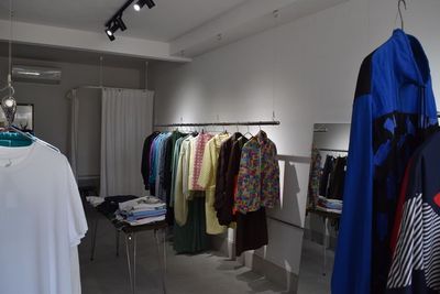 姿見、テーブルも貸し出し可能 - NVC vintage 多目的レンタルスペースの室内の写真