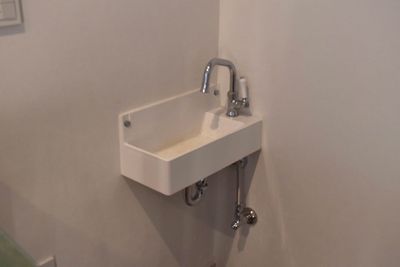 奥にはトイレとお手洗いもついています - NVC vintage 多目的レンタルスペースの室内の写真