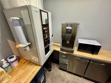 1F：給湯スペース - ExeWorks上野 【モニターあり】3001完全個室の設備の写真