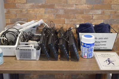 1F備品：マウス、テンキー、キーボードなど持って移動するのは面倒なPC周辺機器を貸出ししています。 - ExeWorks上野 3006完全個室の設備の写真