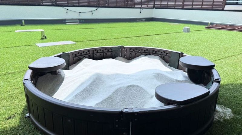 にぎやか広々ラウンジ 〜みんなの笑顔集まる交流ひろば〜 - さいたま市見沼区子育て支援みらいLab