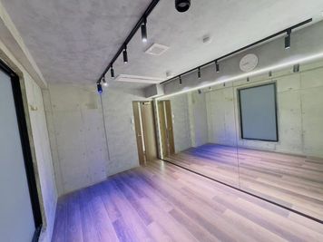 Bスタジオ - Dubwayレンタルダンス小岩 【✨NEWOPEN✨】小岩駅シャポーから徒歩4分のスタジオBの室内の写真