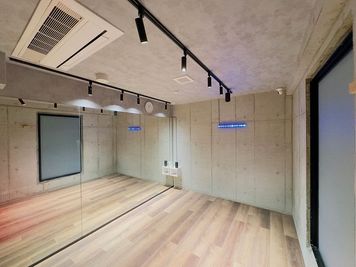 Bスタジオ - Dubwayレンタルダンス小岩 【✨NEWOPEN✨】小岩駅シャポーから徒歩4分のスタジオBの室内の写真