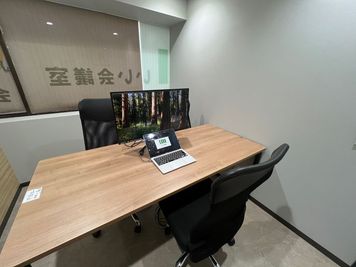 いい会議室 赤坂見附 【赤坂見附駅すぐの会議室◎】1名利用＜RoomC＞ の室内の写真